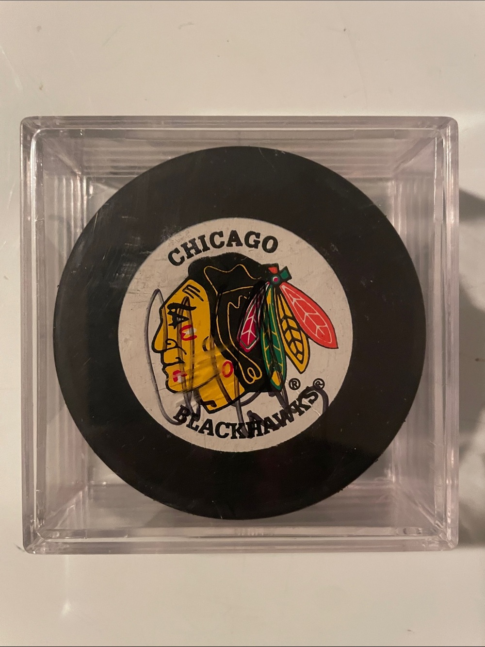 Chris Chelios Autographed Chicago Blackhawks Official NHL Hockey Puck Team Logo